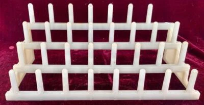 31 Estante de carrete con hilo de coser vintage de plástico moldeado Collins NYC (O) COMO ESTÁ Foto 1 de 4