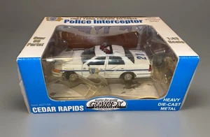 GEARBOX 1:43 DIECAST 2001 FORD CROWN VICTORIA POLICE INTERCEPTOR CEDAR RAPIDS - Picture 1 of 8