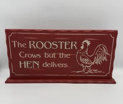 Placa de madera granja "El gallo puede cantar pero la gallina entrega" País Foto 1 de 4