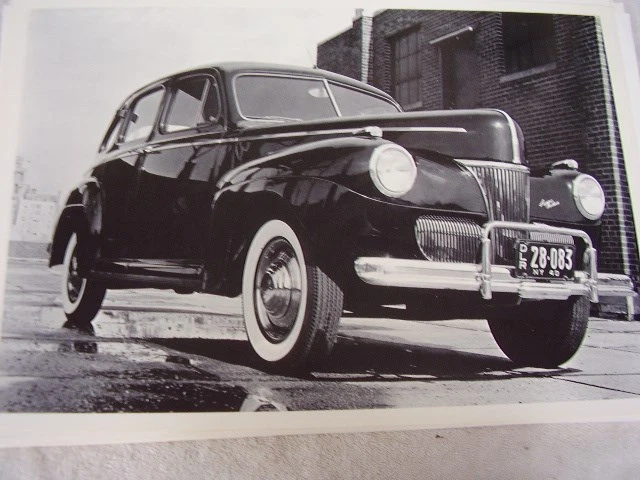 Ford Super Deluxe 1941 4 puertas foto grande 12 X 18 Foto 1 de 1