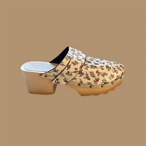 Aerosoles Aware Laura Ashley Clogs Women 8M La Pedro Beige Cottagecore Floral - Picture 1 of 10