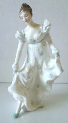 Vintage Royal Doulton Figurine "Minuet", HN2019 - Image 1 of 4