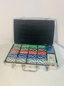 Cardinal Poker Set in Aluminum Case, Casino chip Kit with 400 Chips+4 Card Games - Picture 1 of 20