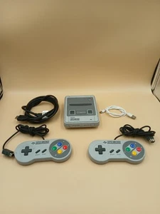 Mini Consola de Juegos Retro en Estuche SNES y dos Mandos - Imagen 1 de 7