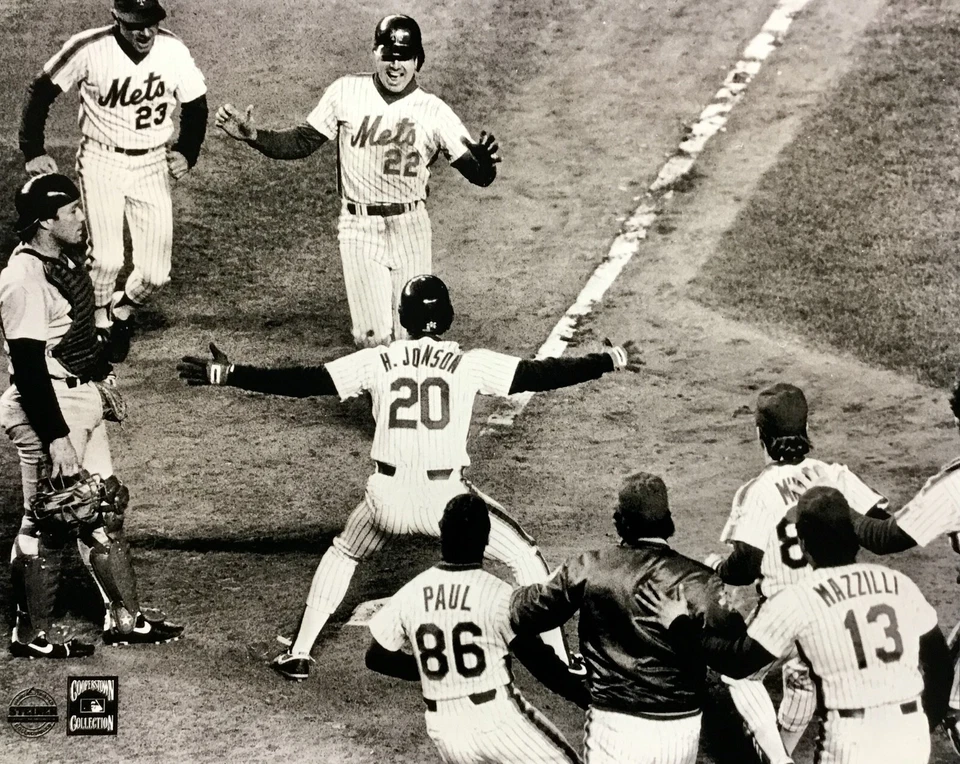 Fotografía en blanco y negro Ray Knight de los Mets de Nueva York 1986 Serie Mundial de béisbol Foto 1 de 1