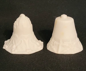 Paar antike Biskuit Porzellan Glocken Ornamente Winter/Weihnachten Motiv - Bild 1 von 4