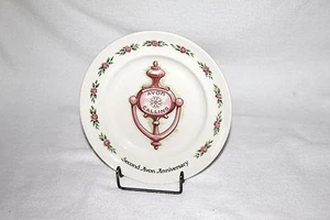 Plato decorativo coleccionable segundo aniversario AVON Doorknocker Award oro 24K - Imagen 1 de 5