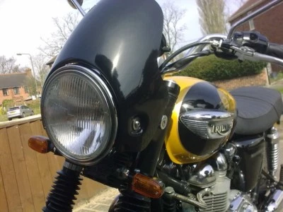 TRIUMPH THRUXTON  & BONNEVILLE FLY SCREEN - Imagem 1 de 3