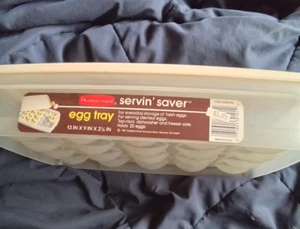 VTG #3910 RUBBERMAID Servin’ Saver Egg Tray Rectangle Almond Lid 13x9x2 1/4” - Picture 1 of 9