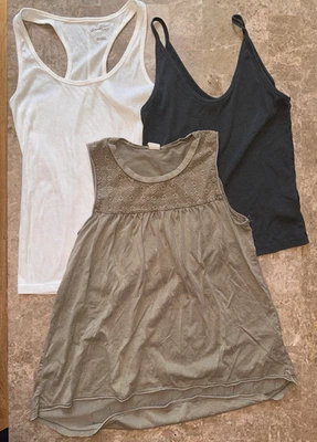 Lote de 3 camisetas sin mangas - Universal Thread & Wild Pearl - Blanco Gris y Marrón - Mediano Foto 1 de 4