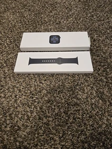 Apple Watch SE second Gen 44mm midnight MRH73ll/a - Photo 1 sur 12