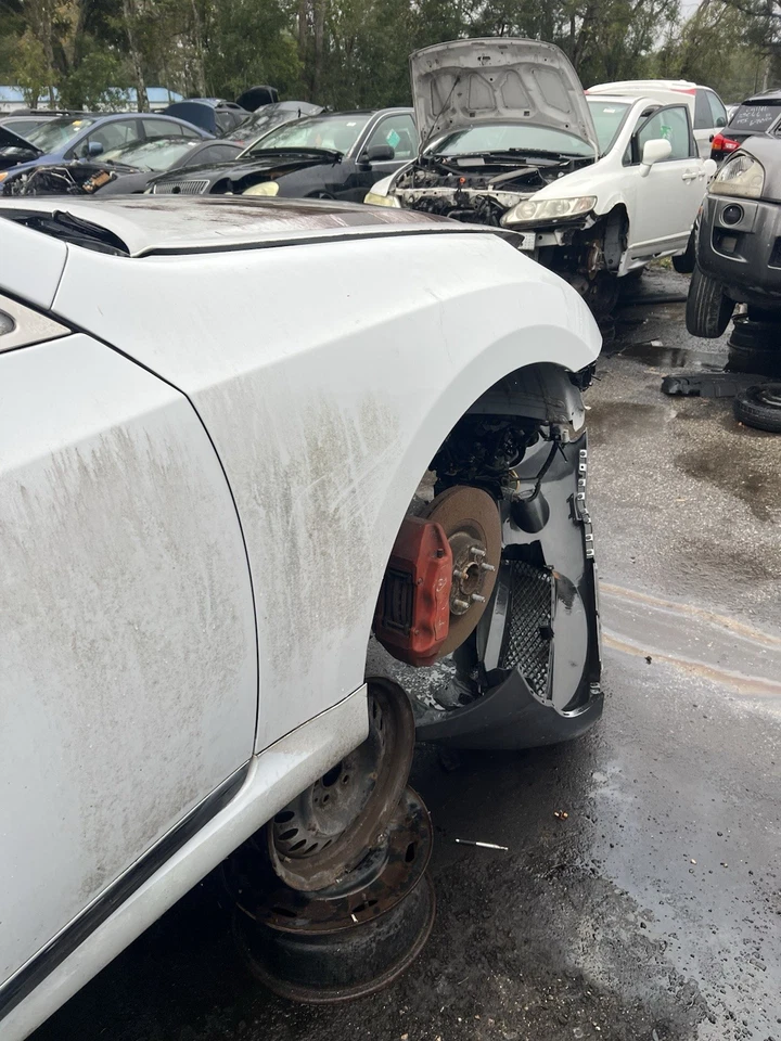 Guardabarros delantero derecho del lado del pasajero Hyundai Equus 2011-2014 con revestimiento OEM Foto 1 de 4