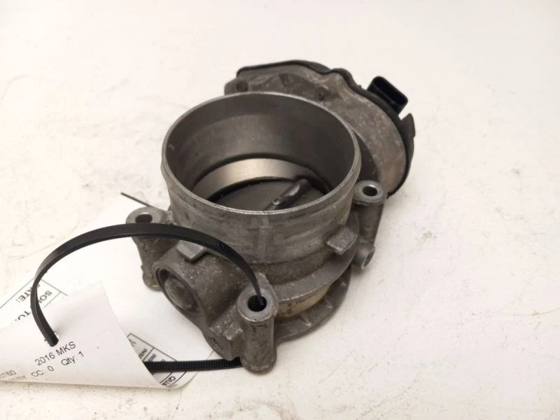 Lincoln MKS 2016 carrocería del acelerador Foto 1 de 4