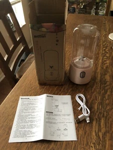 Biguan Portable Mini Juicer With USB - Picture 1 of 5