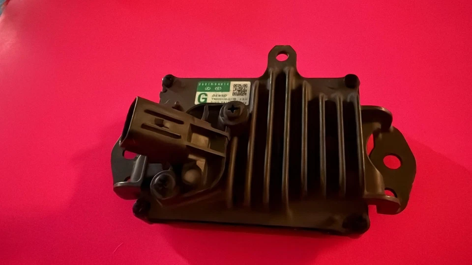 21 24 MÓDULO SENSOR RADAR DELANTERO TOYOTA CAMRY 88210 0A010 Foto 1 de 4