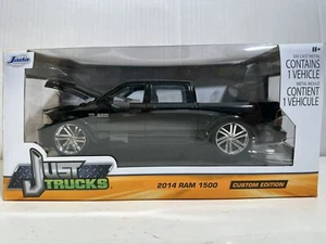JADA TOYS JUST TRUCKS 2014 DODGE RAM 1500 NEGRO EDICIÓN PERSONALIZADA 1:24 NUEVO EN CAJA #93 - Imagen 1 de 8