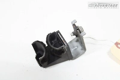 HUMMER H2 2003-2009 MARCO DE PUERTA DELANTERA O TRASERA MONTADA GUÍA DE VENTANA OEM Foto 1 de 4