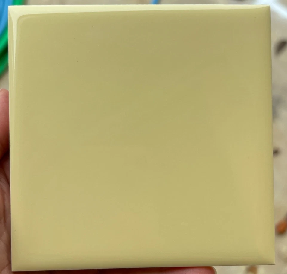 Мозаика США 4-3/8 «квадратная настенная плитка блеск Custard желтый керамический 1950 ретро винтажный - Изображение 1 из 2