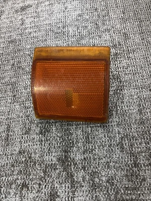 Боковой габаритный фонарь gmc sierra 3500 2000  - Изображение 1 из 4