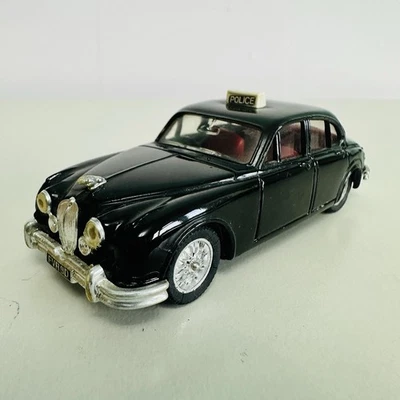 Corgi 1:43 Scale Jaguar Mk II Diecast Police Car Model In Black - Image 1 of 4