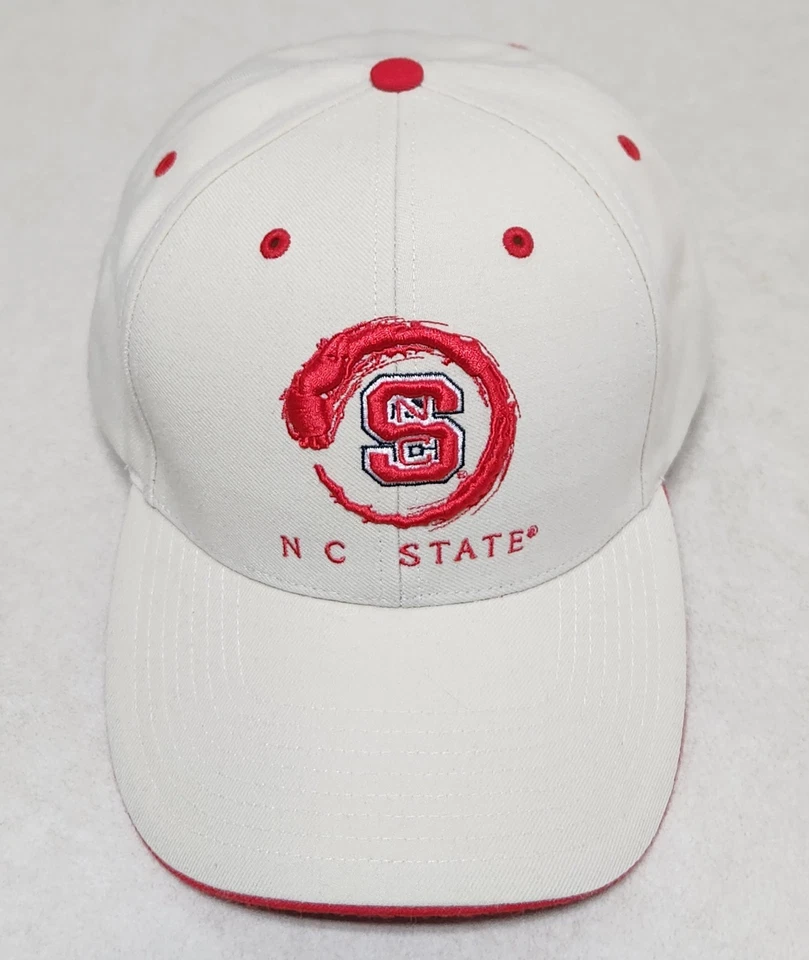De colección North Carolina State NCSU Sombrero de Gancho y Lazo Ajustable Raro Talla Única Foto 1 de 4