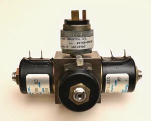 Vacuum Manifold Assembly w/ Whitman P119V Vacuum Switch PD A2013 Solenoid Valves - Picture 1 of 4