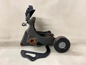 1998 Chevrolet C3500 Pickup Alternator Bracket 7.4L 454 OEM 10237280 - Picture 1 of 15