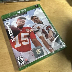 XBox Series X/S MADDEN NFL 22 2022 Juego de Fútbol Microsoft Y-FOLD NUEVO - Imagen 1 de 4