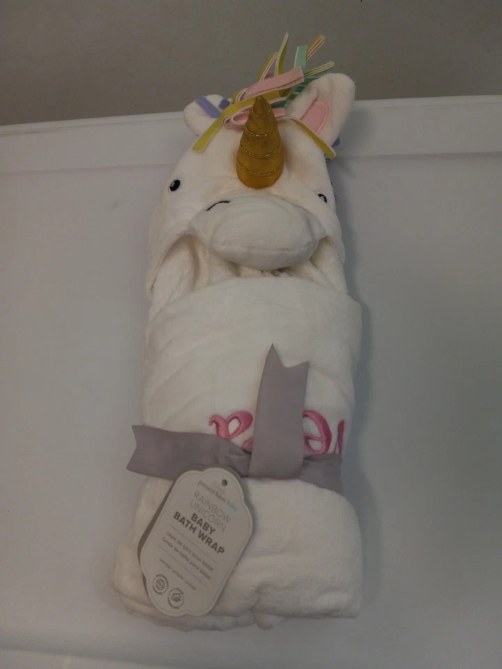 Pottery Barn Kids Unicornio Arco Iris Envoltura en Blanco NUEVO Bordado para Vera  Foto 1 de 4
