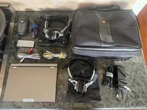 Samsung Portable DVD Player Model DVD-L300A + 2 Headphones and Bag - Picture 1 of 10