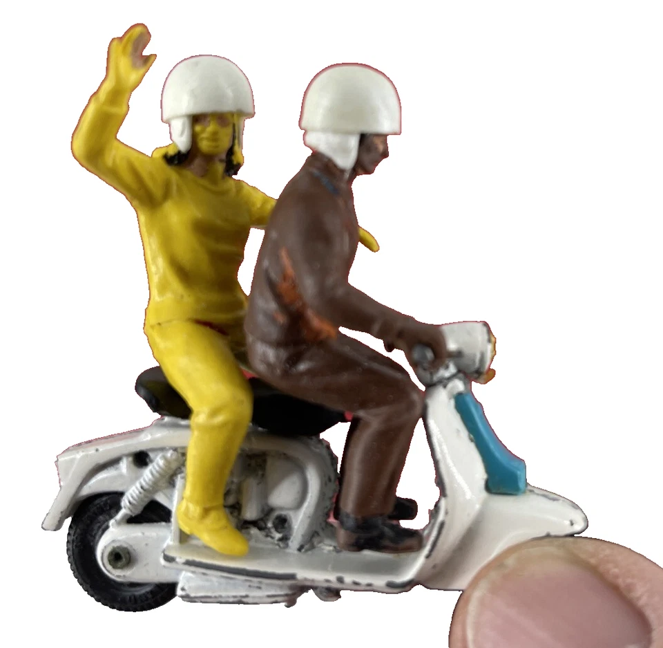 Vintage Britains 9685 Lambretta 125 Scooter Issued 1965 HTF With Riders Nice - Image 1 of 4