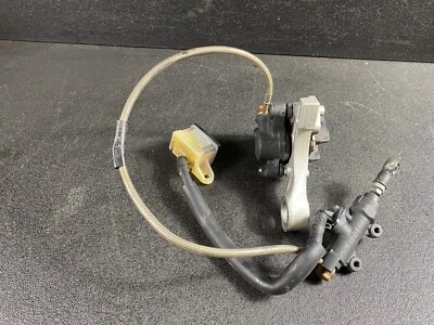 2007 Honda CBR600rr задний тормозной суппорт с вешалкой мастер #0208 - Изображение 1 из 4