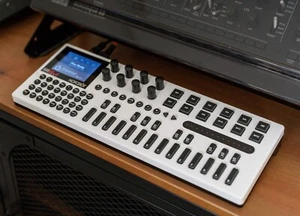 Isla Instruments Kordbot; Chord Finder; Midi Controller; Top Zustand (wie neu) - Zdjęcie 1 z 5