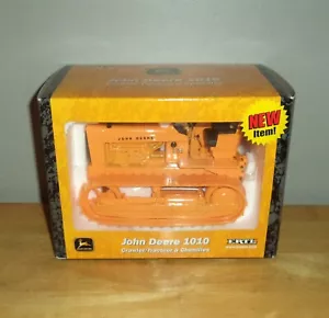 2002 ERTL John Deere 1010 Yellow Crawler 1/16 Scale #15384 *NEW* - Picture 1 of 9