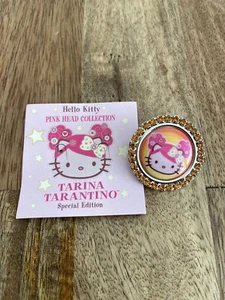 TARINA TARANTINO HELLO KITTY ROSA TESTA AFRO PUFF SWAROVSKI SPILLA DA BAVERO NUOVA - Foto 1 di 3