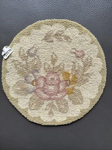 VINTAGE NEEDLEPOINT WOOL doiley round embroidery 1940s table mat - Picture 1 of 7