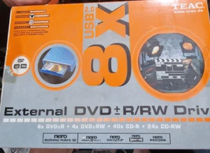 MASTERIZZATORE ESTERNO CD CD-RW DVD-RW DVD+R DVD-R WRITER SU USB 2.0 TEAC NUOVO - Foto 1 di 1