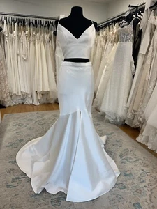 Contemporary 2 PC Wedding Gown by Karen Willis Holmes. Sz 8. Ivory - Picture 1 of 5