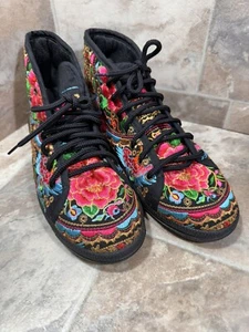 Embroidered,Womans shoe size 9.5/10 petite,narrow,preowned,India Shoe,Chinese - Picture 1 of 12