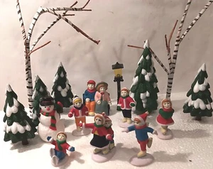 ACCESORIOS Estanque de Patinaje Pueblo ÁRBOLES, FAMILIA, BANCO, MUÑECO DE NIEVE, FAROLA - Imagen 1 de 4
