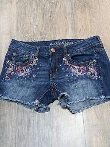 American Eagle Jean Shorts Womens 8 Blue Low Rise Floral Embroidered Denim
