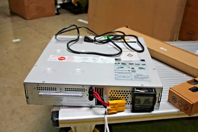APC SMART SMT1500RM2UC UPS 1500 VA LCD RM 2U 120 V (bat. drains quickly) - Image 1 of 4
