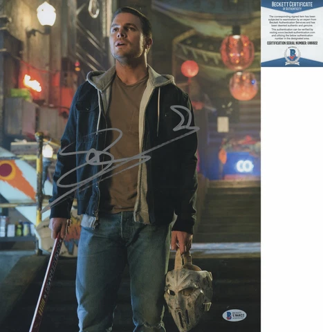 Stephen Amell Autographed 11x14 Photo The Arrow Beckett BAS COA Cover