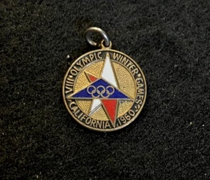 SQUAW VALLEY (Lost Name) Ski Pendant Charm CALIFORNIA Original Skiing Souvenir - Picture 1 of 3