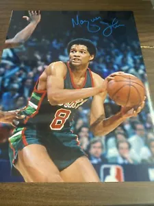 Marques Johnson Autographed 11x14 Photo Milwaukee Bucks Z176 - Picture 1 of 2