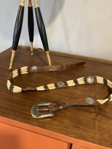 Cintura vintage Tony Lama concho osso perline western in pelle nera taglia 36 - Foto 1 di 8