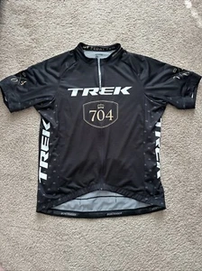 Trek 704 Charlotte Cycling Jersey Mens XL Short Sleeve Zip Black - Picture 1 of 4