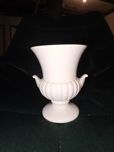 Vintage Wedgewood Vase (urn) , 9cm's, Cream Colored - Picture 1 of 7