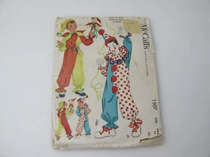 Vintage Sewing Pattern Jester Costume - Boy's or Girl's Clown Costum Sz 2-4 (A) - Picture 1 of 5