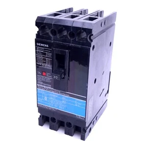 Siemens ED43B030 ITE Disyuntor, 3 Polos, 30A, 240/480VAC Trifásico, Atornillado - Imagen 1 de 7